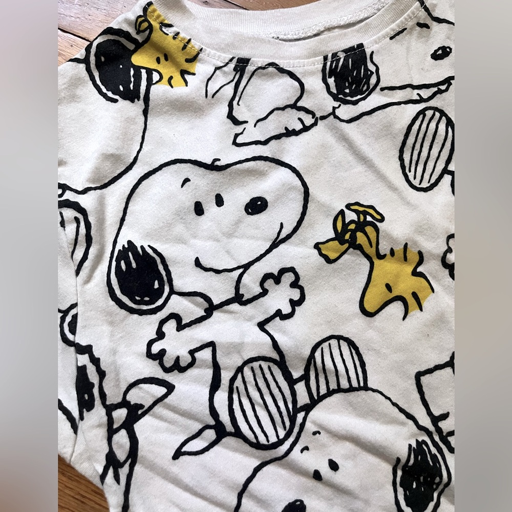 Peanuts Snoopy T.Shirt love❤️tribe Crop Graphic Tee Juniors XS/Girls L